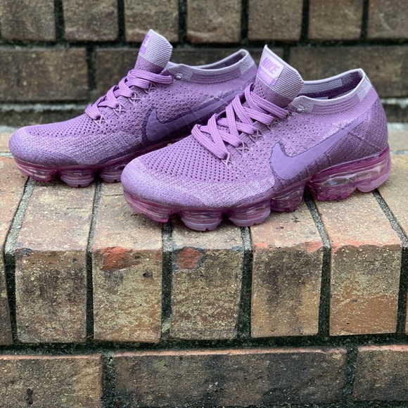 air vapormax violet dust